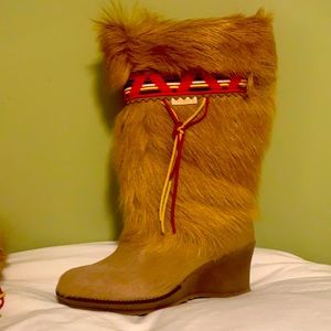 Fur wedge boots